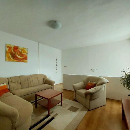 Naty Apartman Haniska ภายนอก รูปภาพ